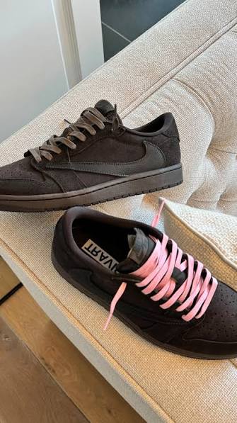 Travis Scott x Air Jordan 1 Low OG SP ‘Velvet Brown’ - afbeelding 1