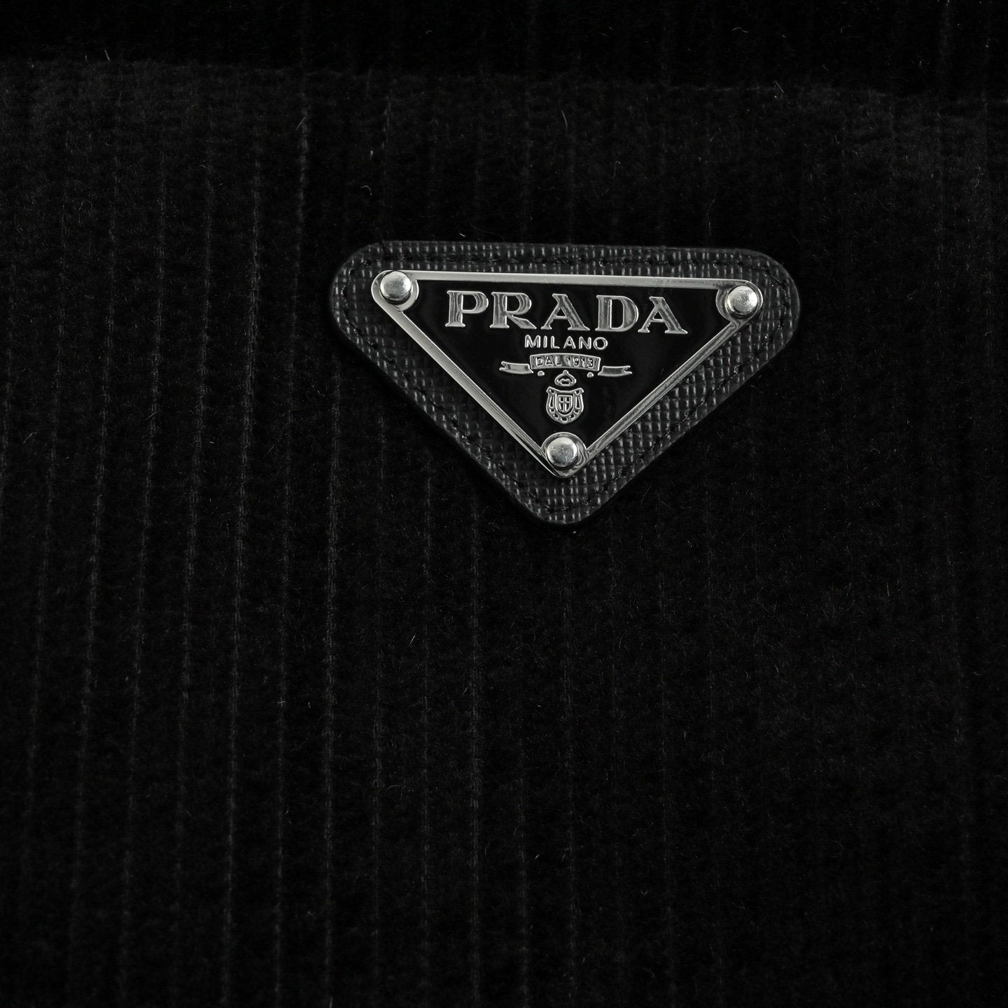 Prada Down-Filled Cotton Corduroy Bodywarmer In Black - afbeelding 7