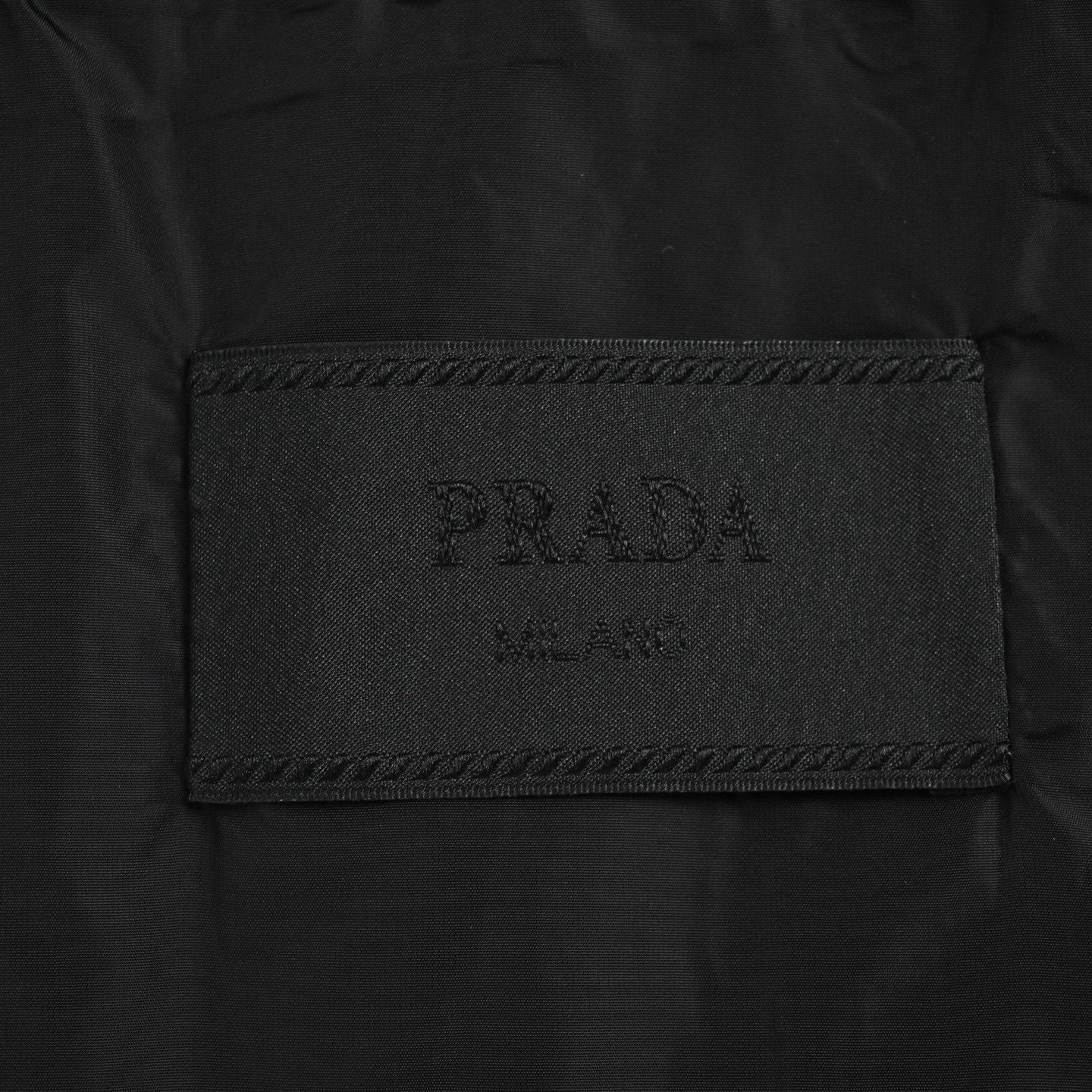 Prada Down-Filled Cotton Corduroy Bodywarmer In Black - afbeelding 9